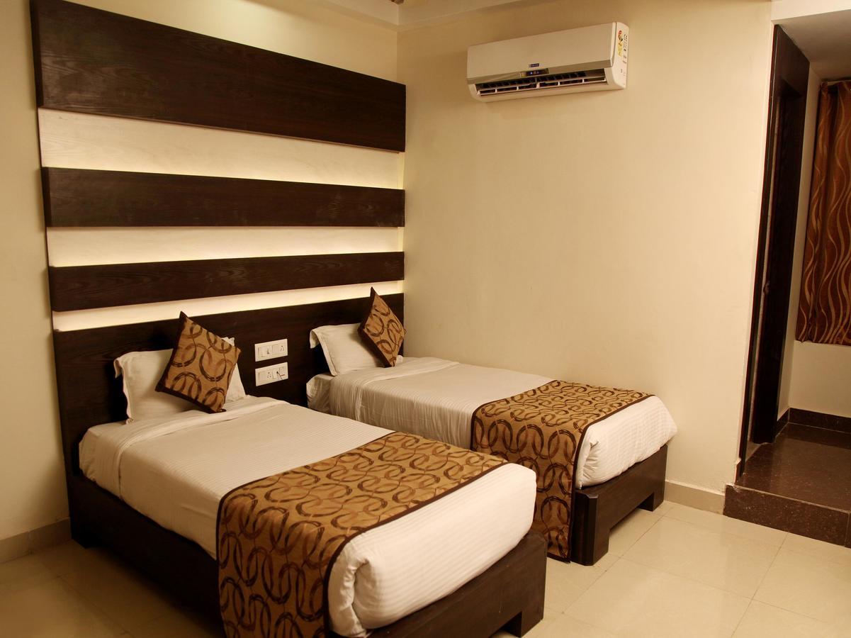 Oyo 905 Galaxy View Hotel Prayagraj Luaran gambar